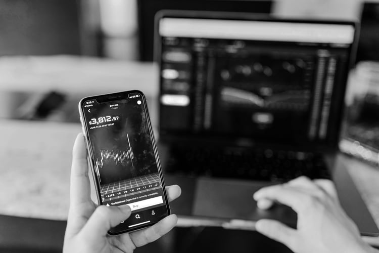 austin-distel-EMPZ7yRZoGw-unsplash bw