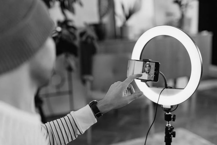 influencerrep_bw